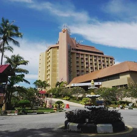 Primula Beach Hotel Kuala Terengganu Buitenkant foto