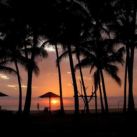 Primula Beach Hotel Kuala Terengganu Buitenkant foto